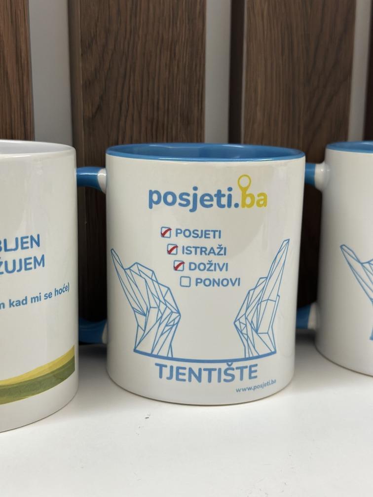 Šolja sa humorističnim natpisom