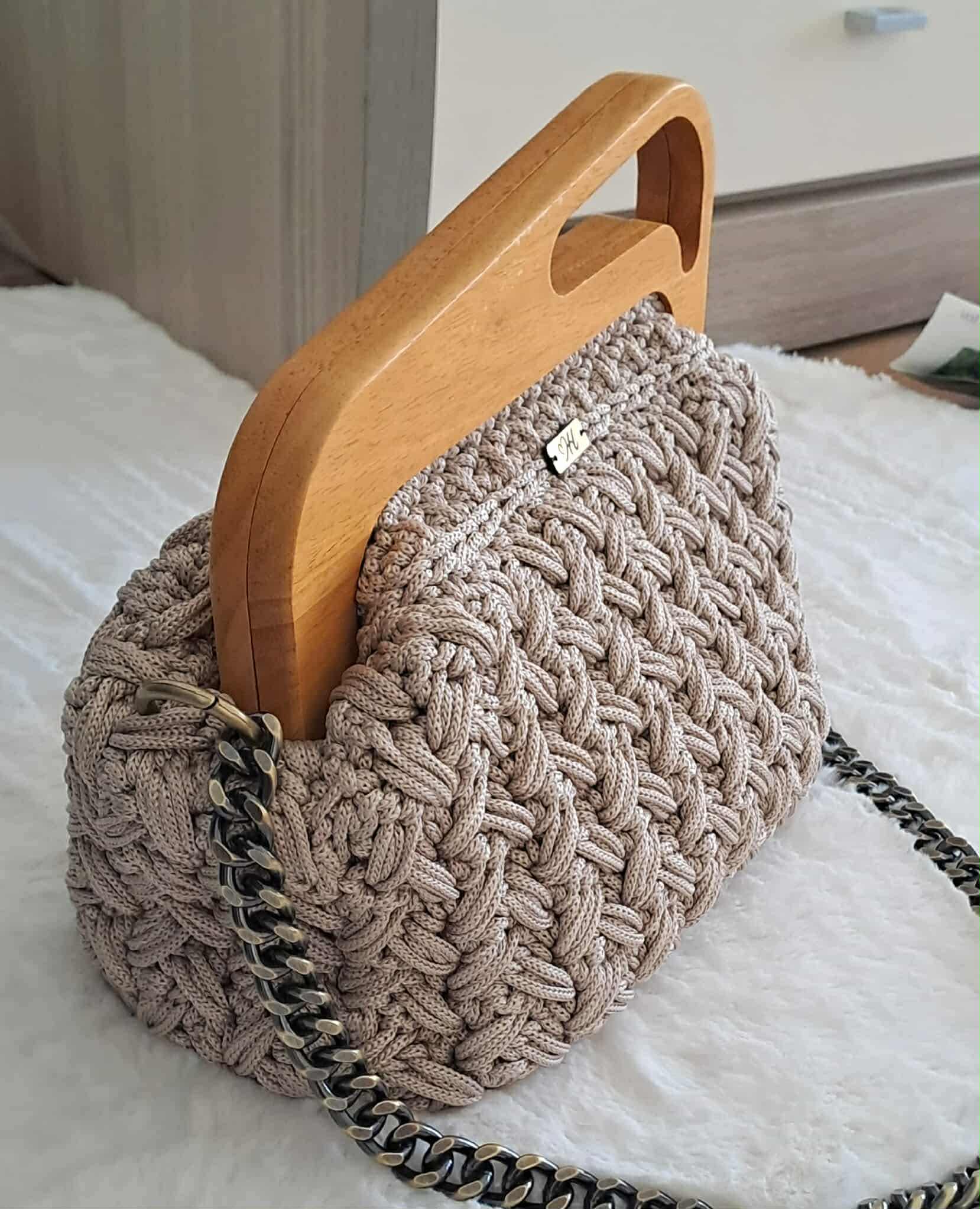 Heklana torba sa drvenom ručkom – Elegancija kroz ručni rad - Image 4