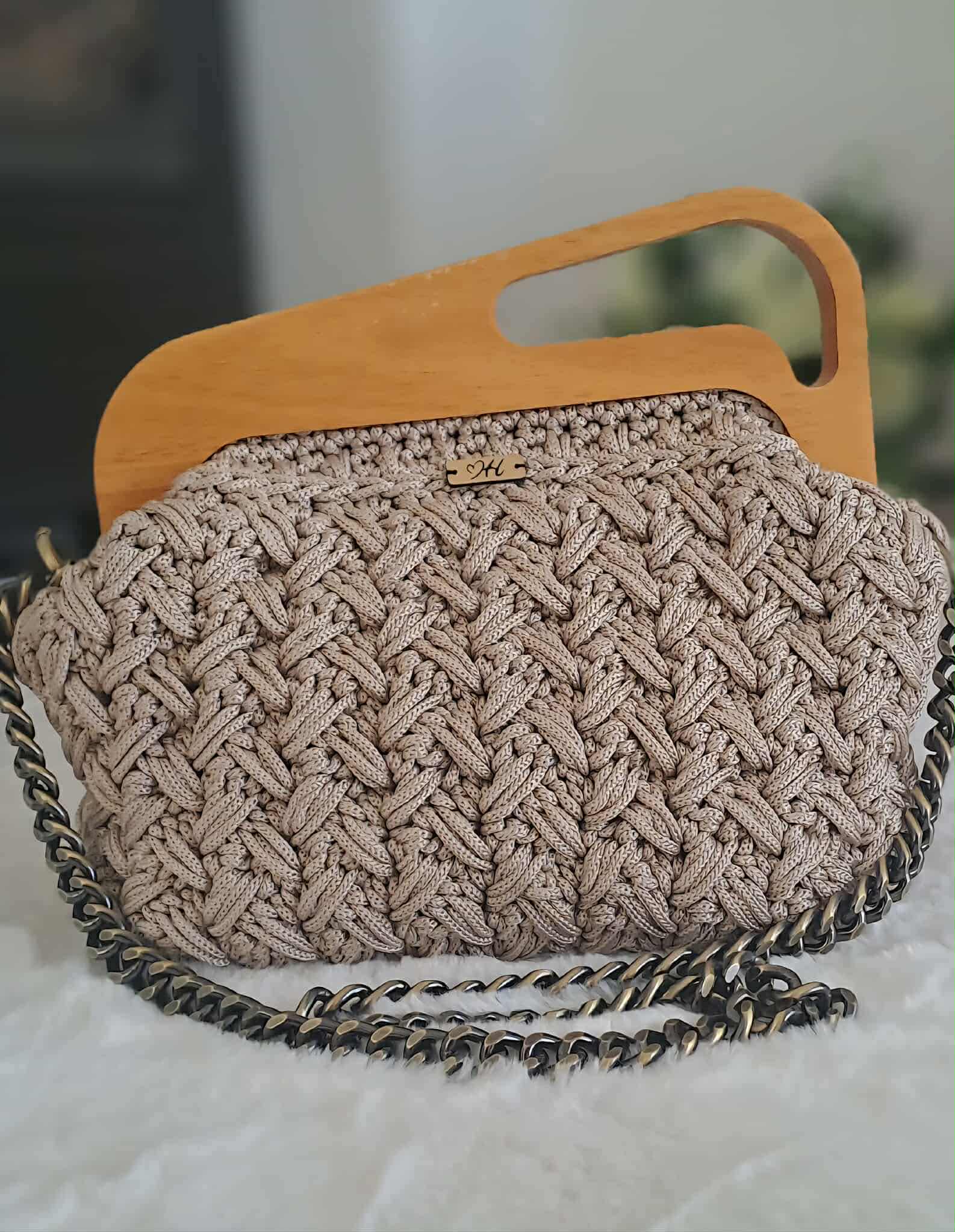 Heklana torba sa drvenom ručkom – Elegancija kroz ručni rad - Image 2